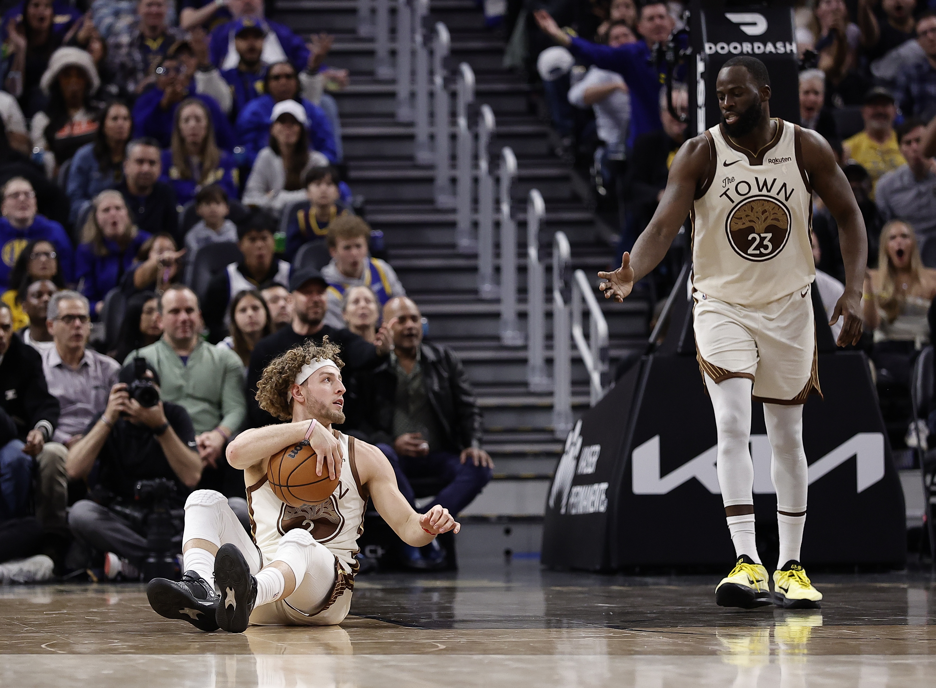 必发下载-对年轻队友的要求标准？追梦：保持赢球习惯 要一直努力