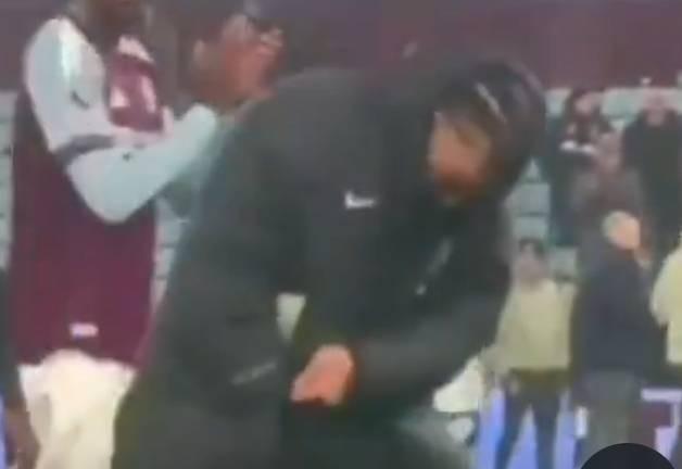 必发交易指数-首回合维拉球员在蓝桥庆祝，古斯托今天做出同款动作“报仇”